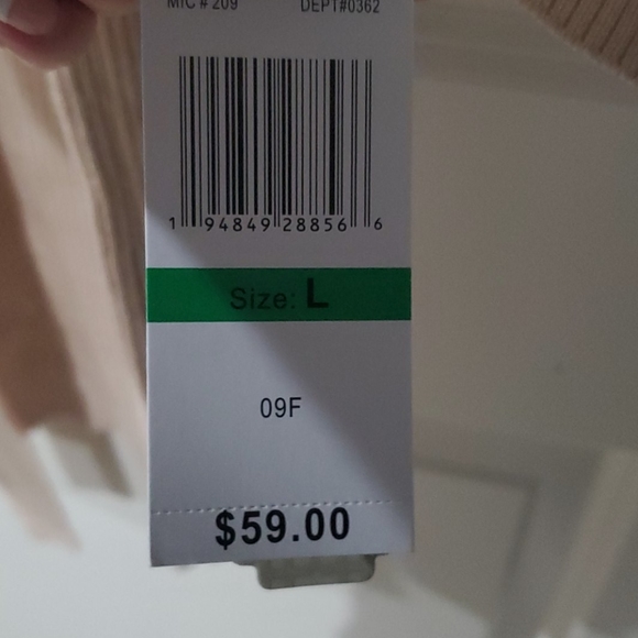 Dress - Picture 3 of 3